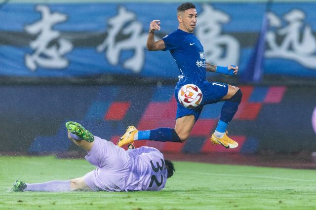 开云官方网站-【中超】戴维森2球阿齐兹马尔康破门 三镇4比2南通