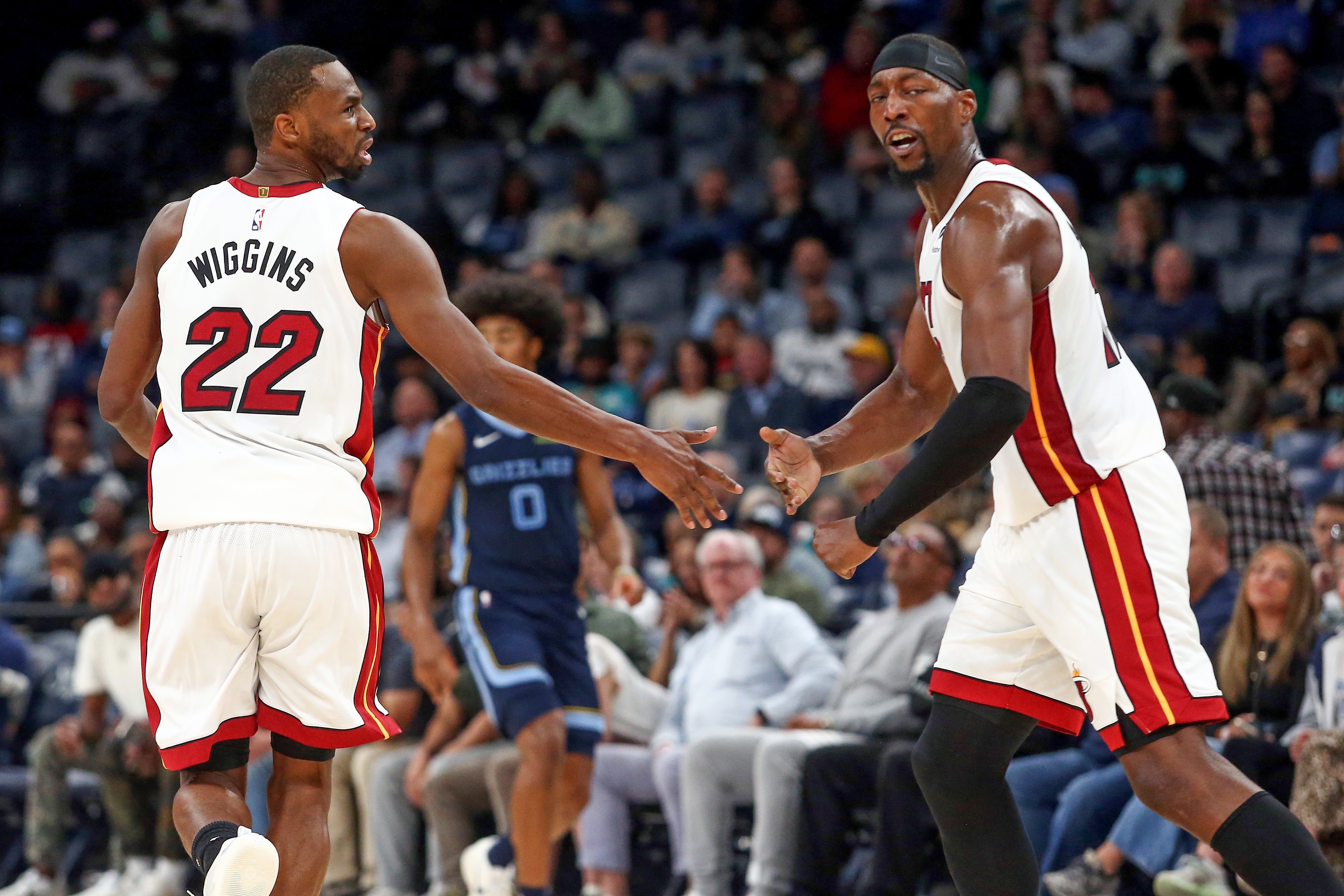 开云体育-经典团队胜利！热火10人进入轮换&amp;8人有得分入账 其中7人上双！