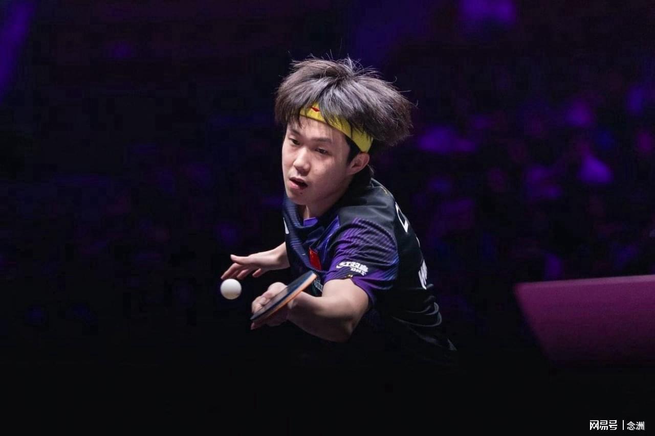 央视名嘴：王楚钦越来越强 樊振东还是国乒队员 跟王楚钦不分上下